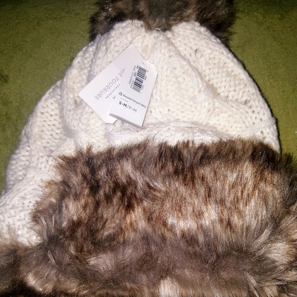 Old Navy | Cream & Fur Sherpa Hat - Picture 2 of 6